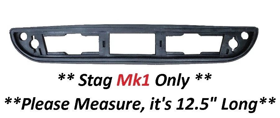 REAR NUMBER PLATE LIGHT MOUNTING RUBBER SEAL x1 (Triumph Stag) (**Mk1 Only**) (1970- 73 Aprox) 